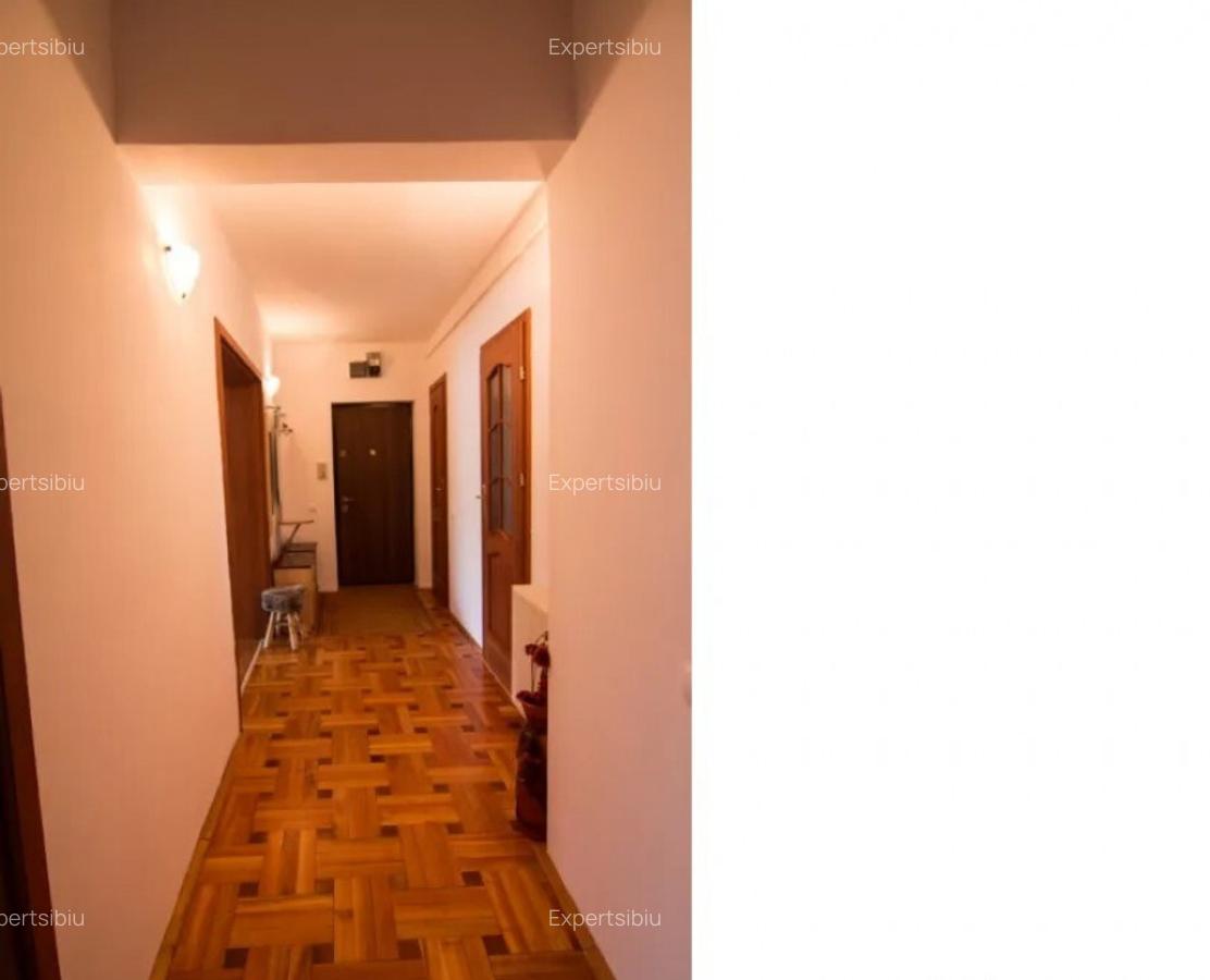 INCHIRIEZ apartament 3 camere decomandat,zona Vasile Aaron - 7