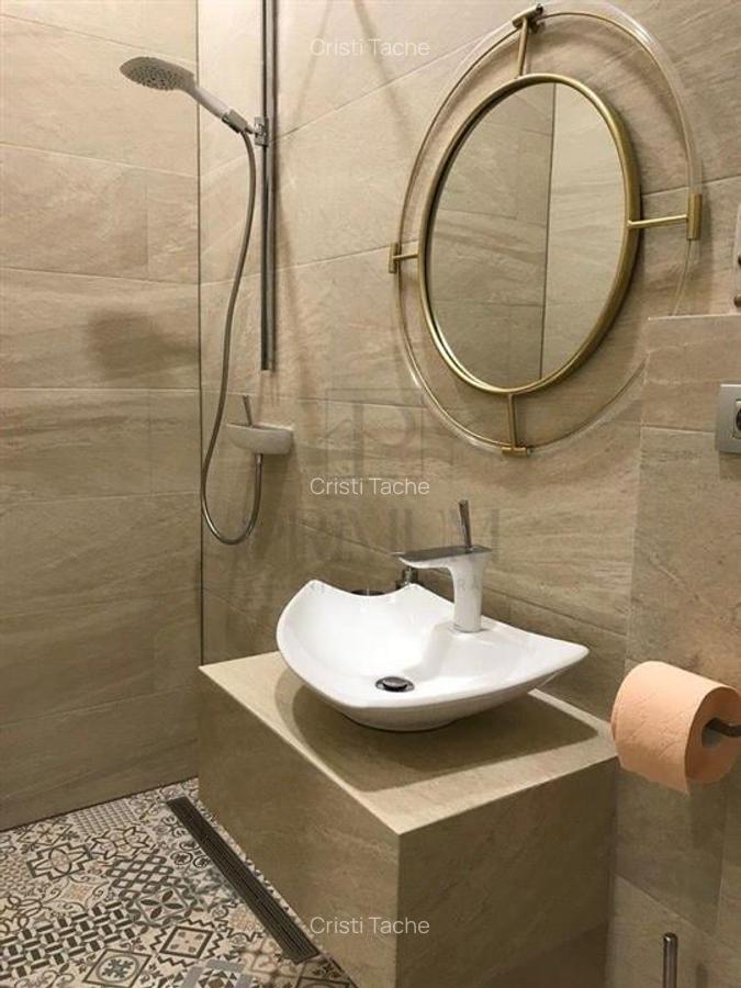 CENTRAL - ETAJ 1 - 3 CAMERE - 2 TERASE - CENTRALA PROPRIE - CLIMA - BOXA - 4