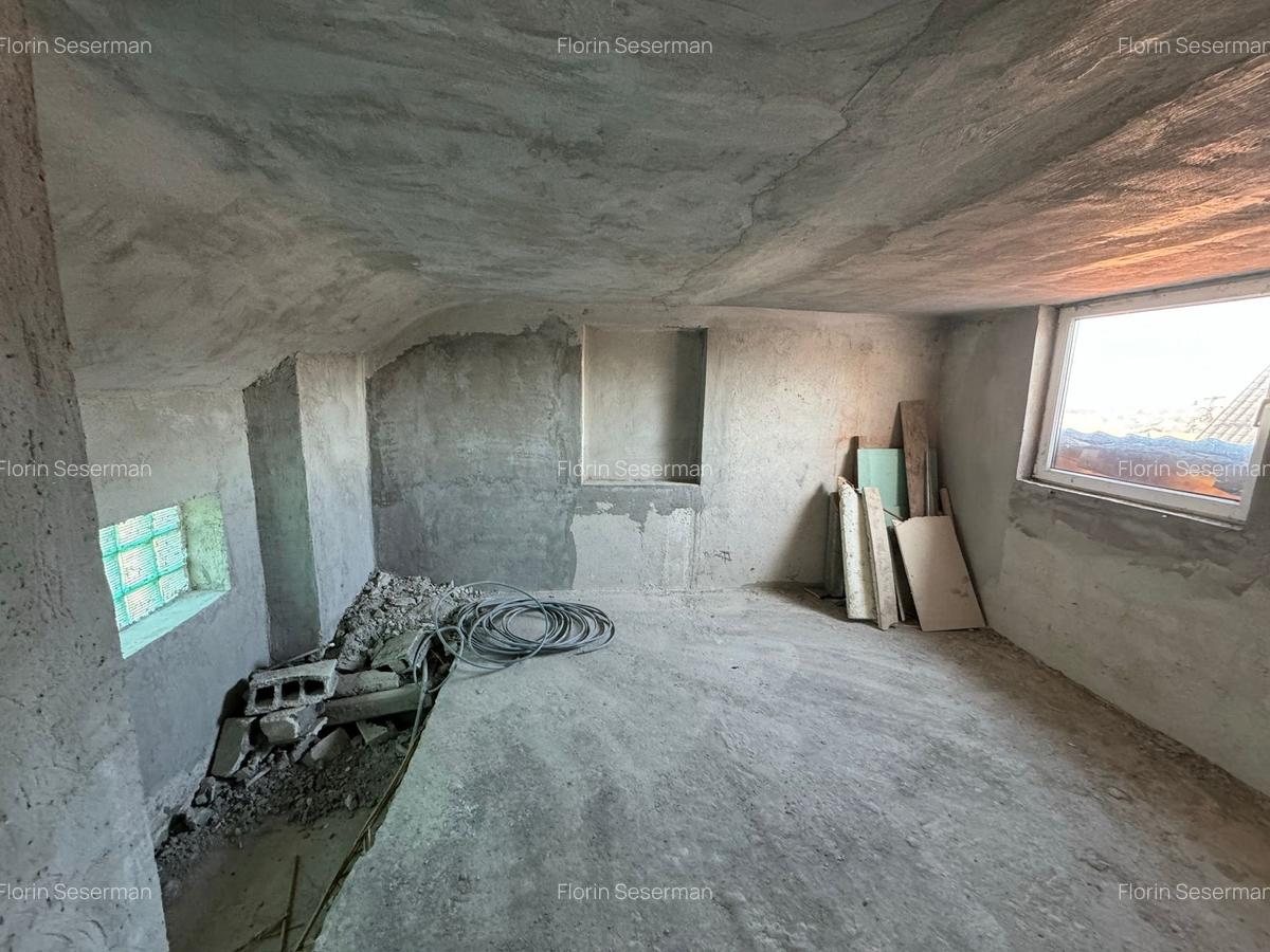Casă cu 6 camere în Codlea - 23