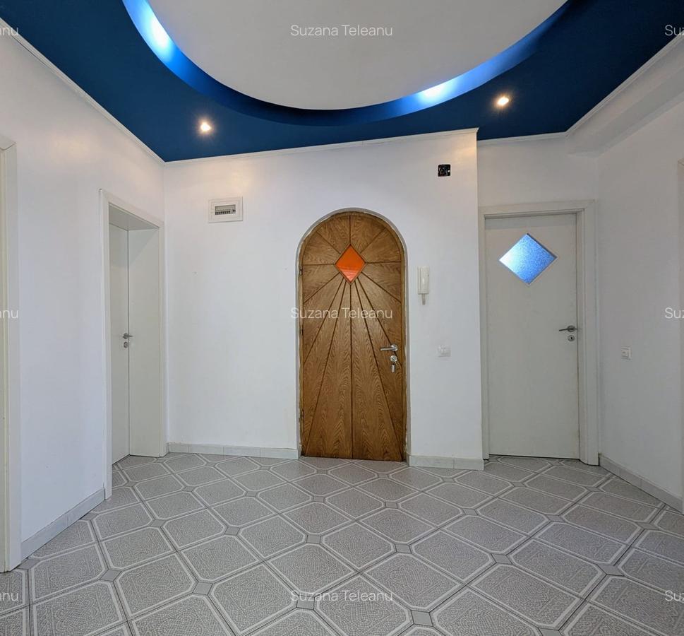 Vand apartament 3 camere in vila zona Centru Vechi Comision 0% - 3