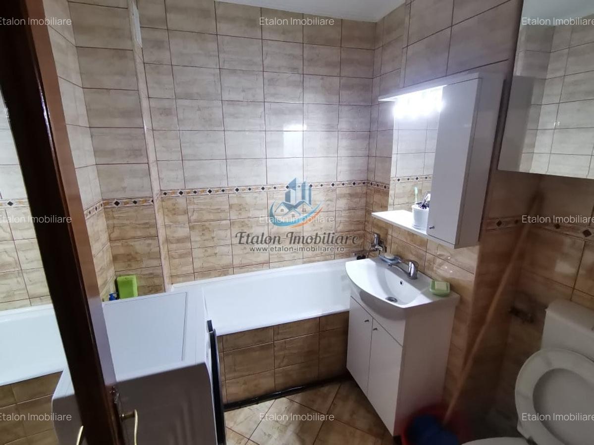 Apartament 3 camere, decomandat, 1 Mai - 8