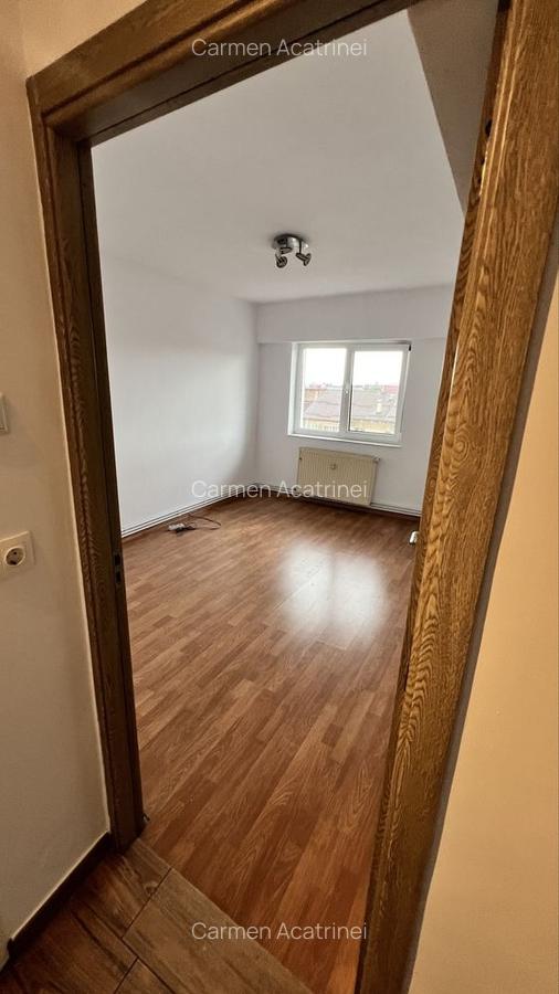 Apartament cu 2 camere decomandat în Noua - 3