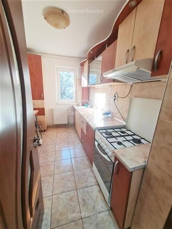 Apartament 3 camere, zona Tractorul - 4