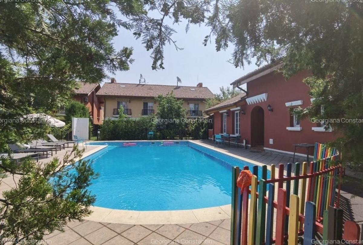 Vila semimobilata  cu 3 dormitoare, piscina exterioara, complex - 1