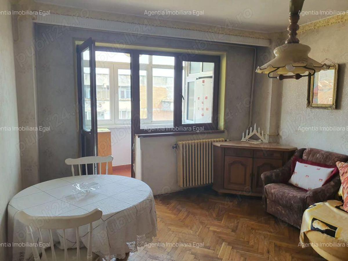 Apartament trei camere, zona Zavoi - 8