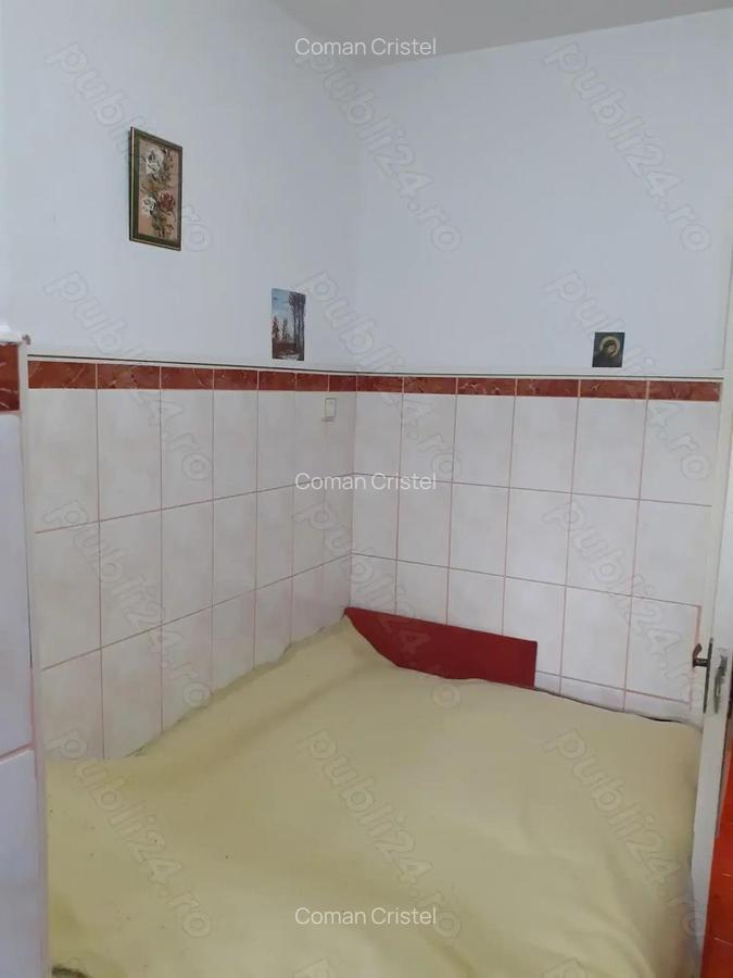 Vanzare Apart. 2 camere cf.1 dec, suprafata utila este de 50.mp., etajul 2 din 4 zona Radu Negru - 6 Vanzare Apart. 2 camere cf.1 dec, suprafata utila este de 50.mp., etajul 2 din 4 zona Radu Negru - 6