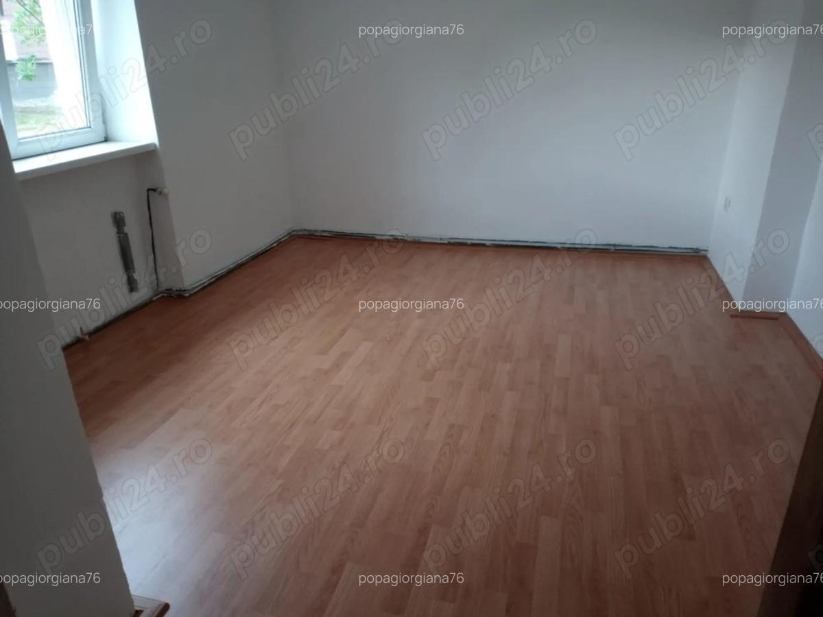 Vand sau schimb apartament Resita - 3