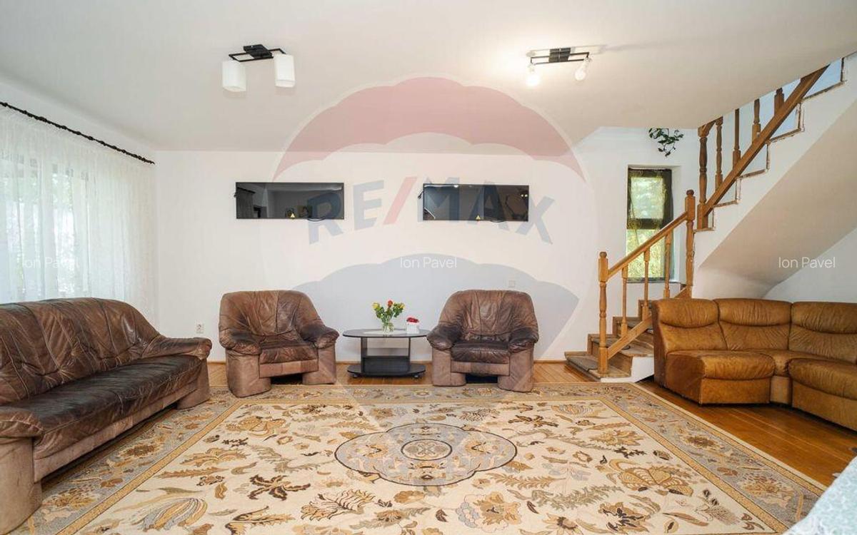 Casa / Vila Zona Bucium, Paun - 14