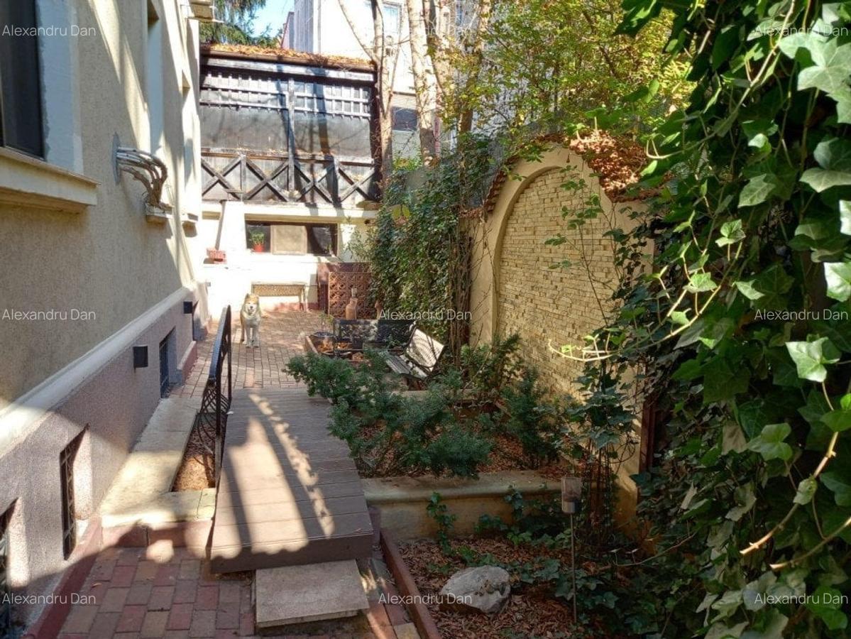 Vila individuala  de vanzare- zona Capitale - 20