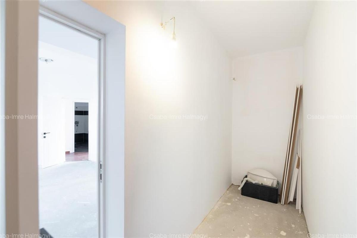 Apartament cu 3 camere decomandat în Cantemir - 13