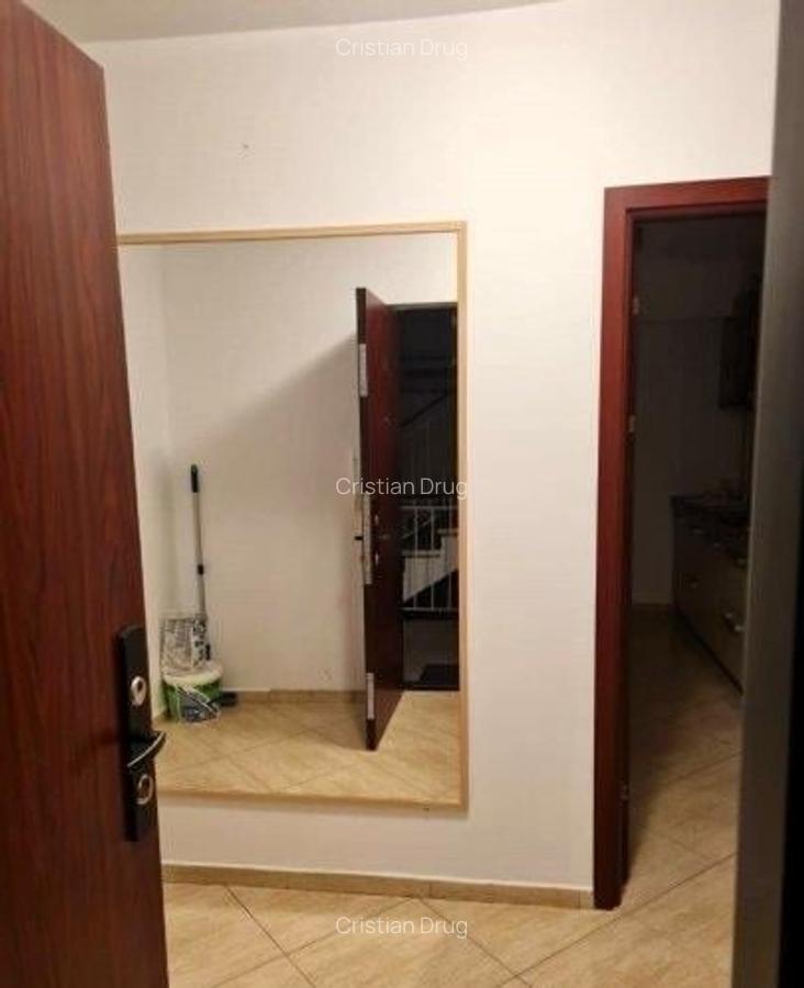 Apartament cu 2 camere decomandat în P-ța Unirii - 7