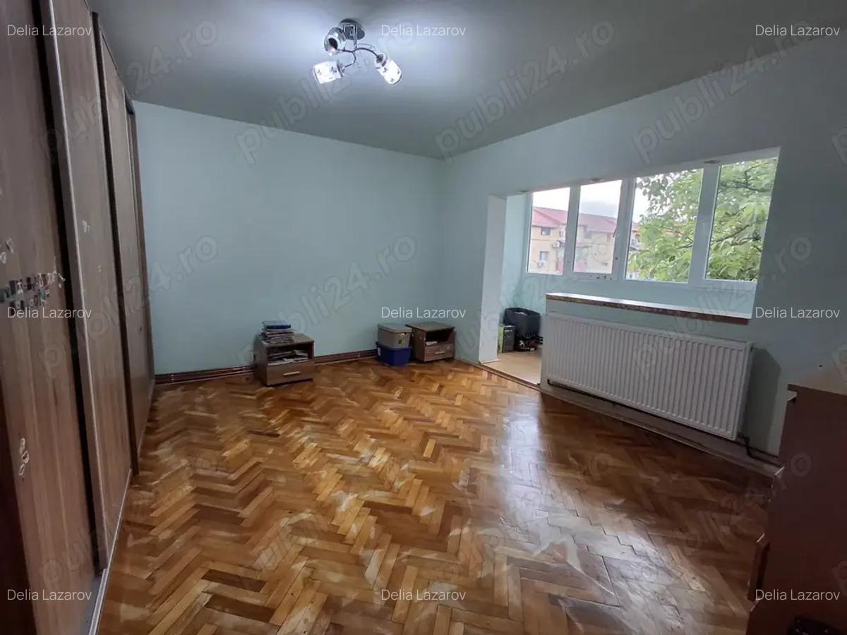 Proprietar Vand Apartament 3 Camere C.Aradului - 1