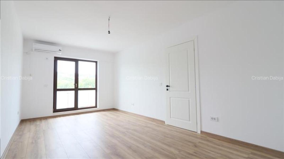 Garsonieră decomandată în Bucium - 3