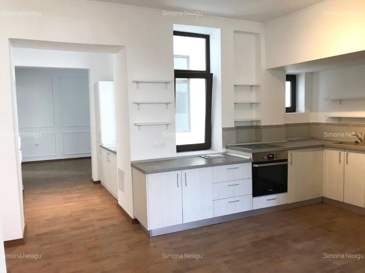 Casă individuală cu 8 camere în Arcul de Triumf - 6