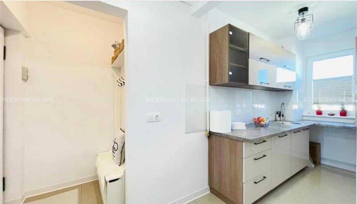 Apartament cu 2 camere decomandat în Florilor - 3