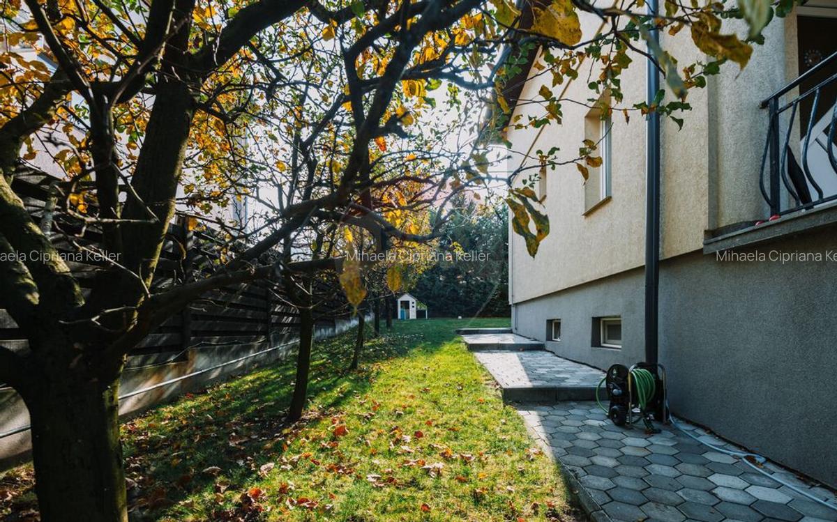 Vanzare casa, intr-o loca?ie lini?tita in cartierul... - 8