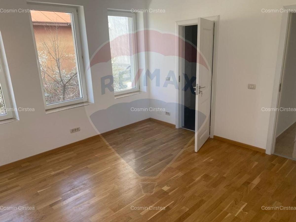 DE VANZARE Apartament cu 4 camere in zona Straulesti - 11