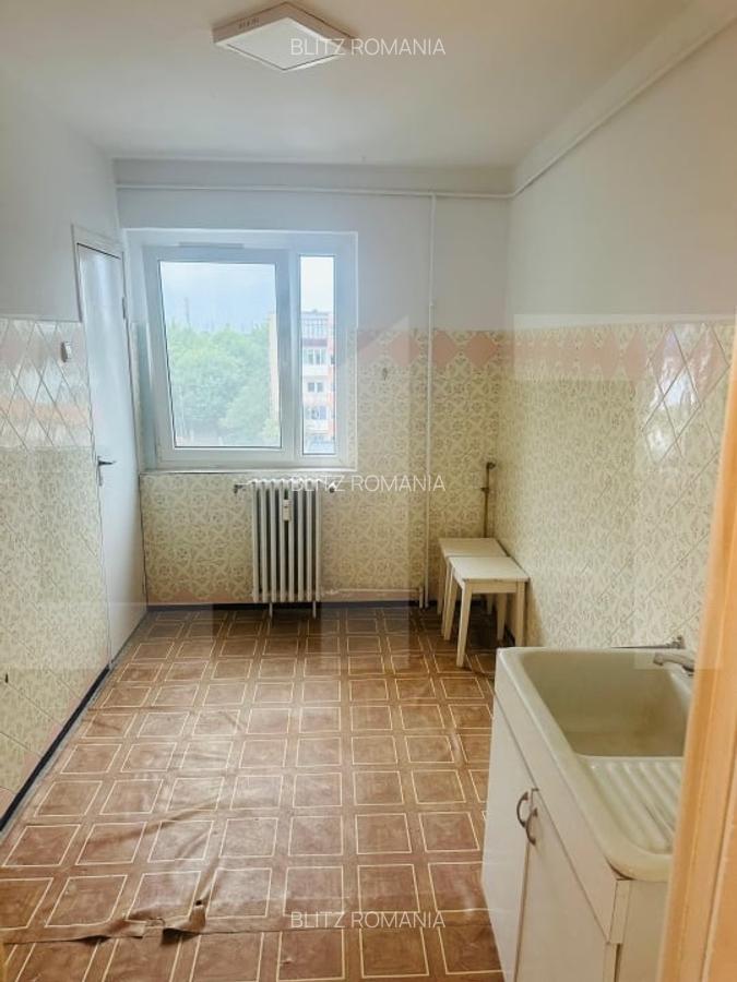 Apartament spatios, in bloc reabilitat, 2 camere, Zona Lebada, Arad - 4