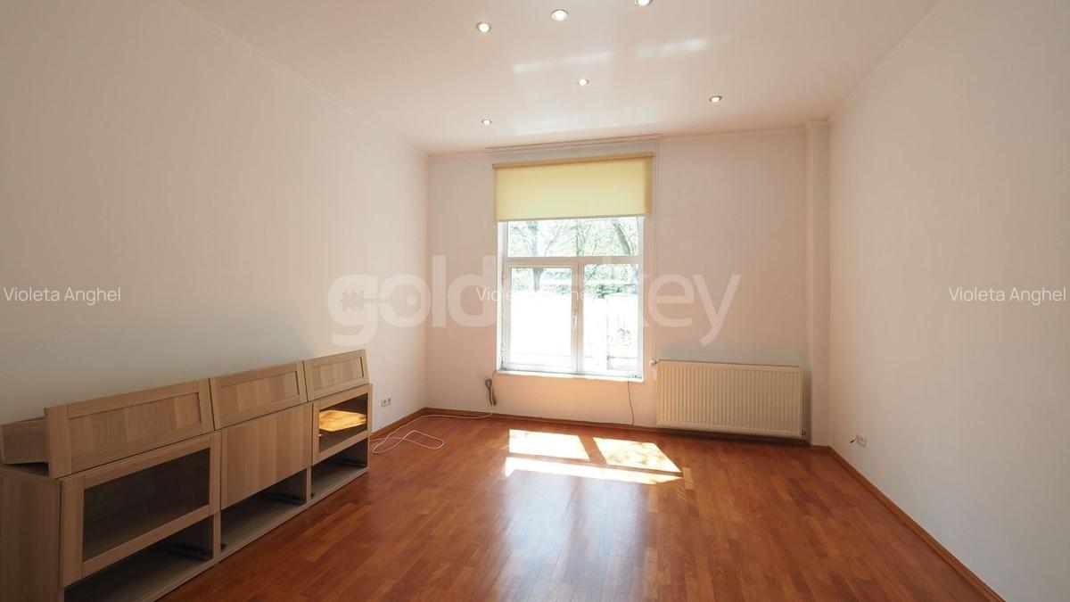 Vilă insorita cu 7 camere si piscina - 5