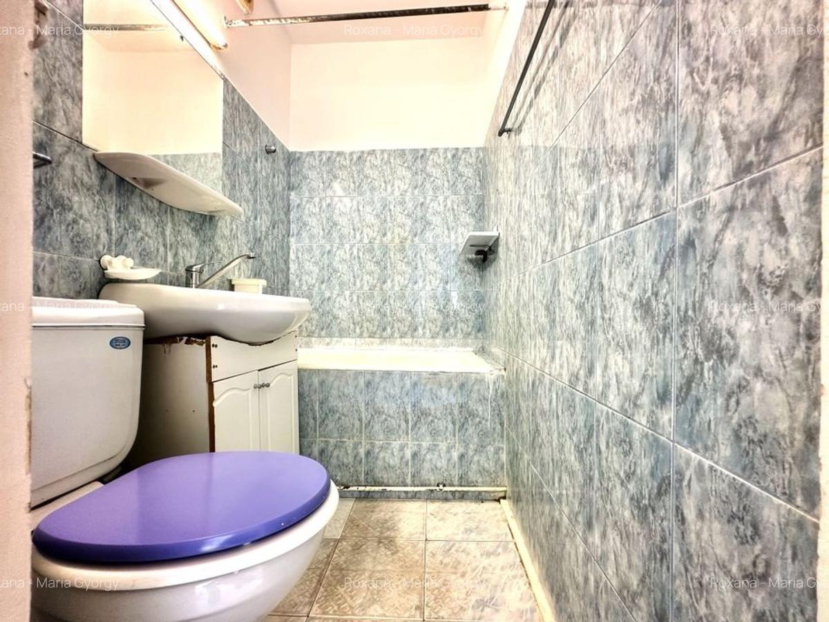 Apartament de vânzare 3 camere, zona Florilor - 9
