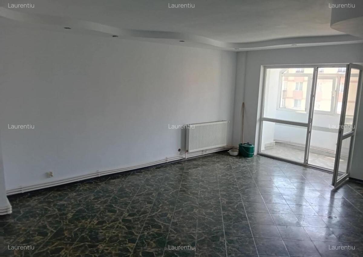 Ap 3 Cam central B-dul Traian 70 mp etaj 3 decomandat 2 bai bloc nou - 3