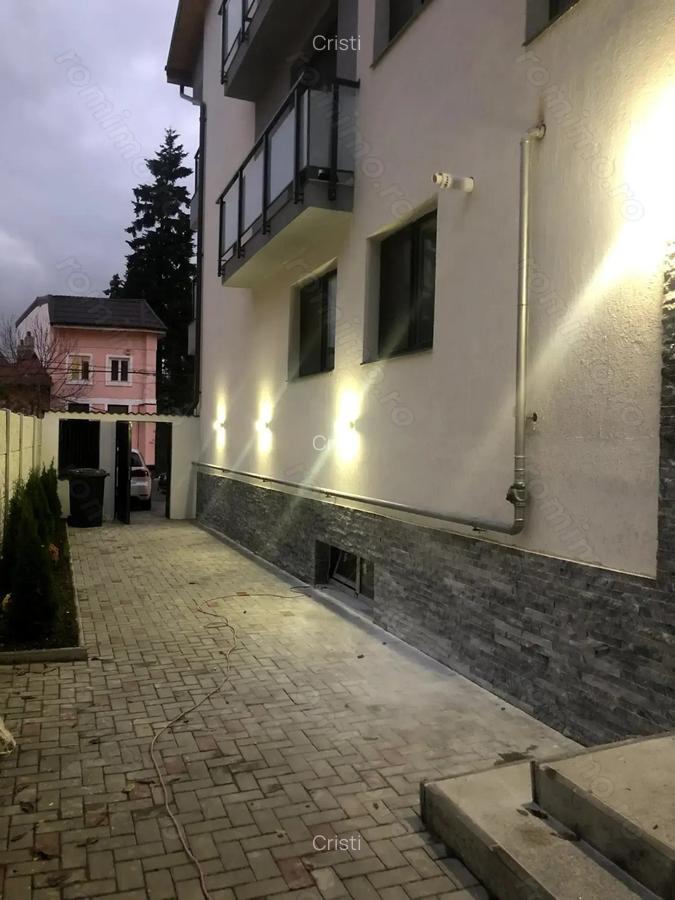 Apartament 3 camere etaj 3 mansarda, bloc nou Str.?epe? Voda, Sector 2 - 5