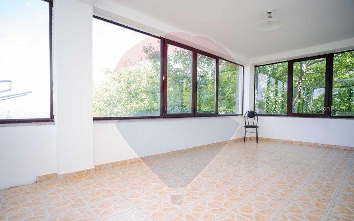 Casa / Vila Zona Bucium, Paun - 12