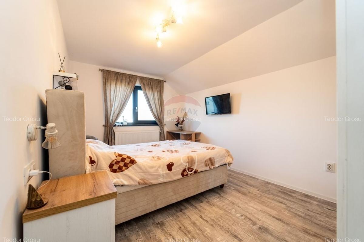 Casa 4 camere, semineu si terasa, cartier Izvor! - 10