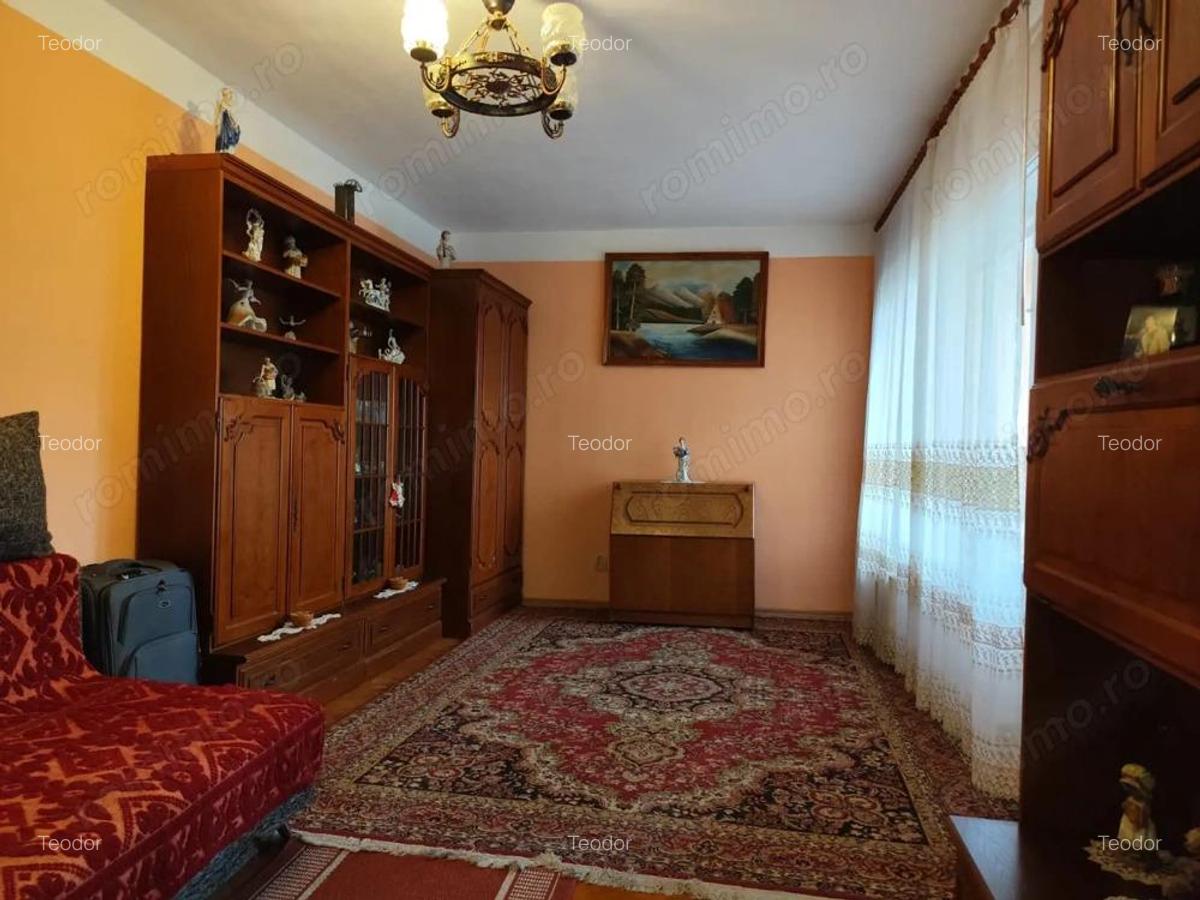 Apartament 3 camere de vanzare, B-dul Dacia, Oradea - 1