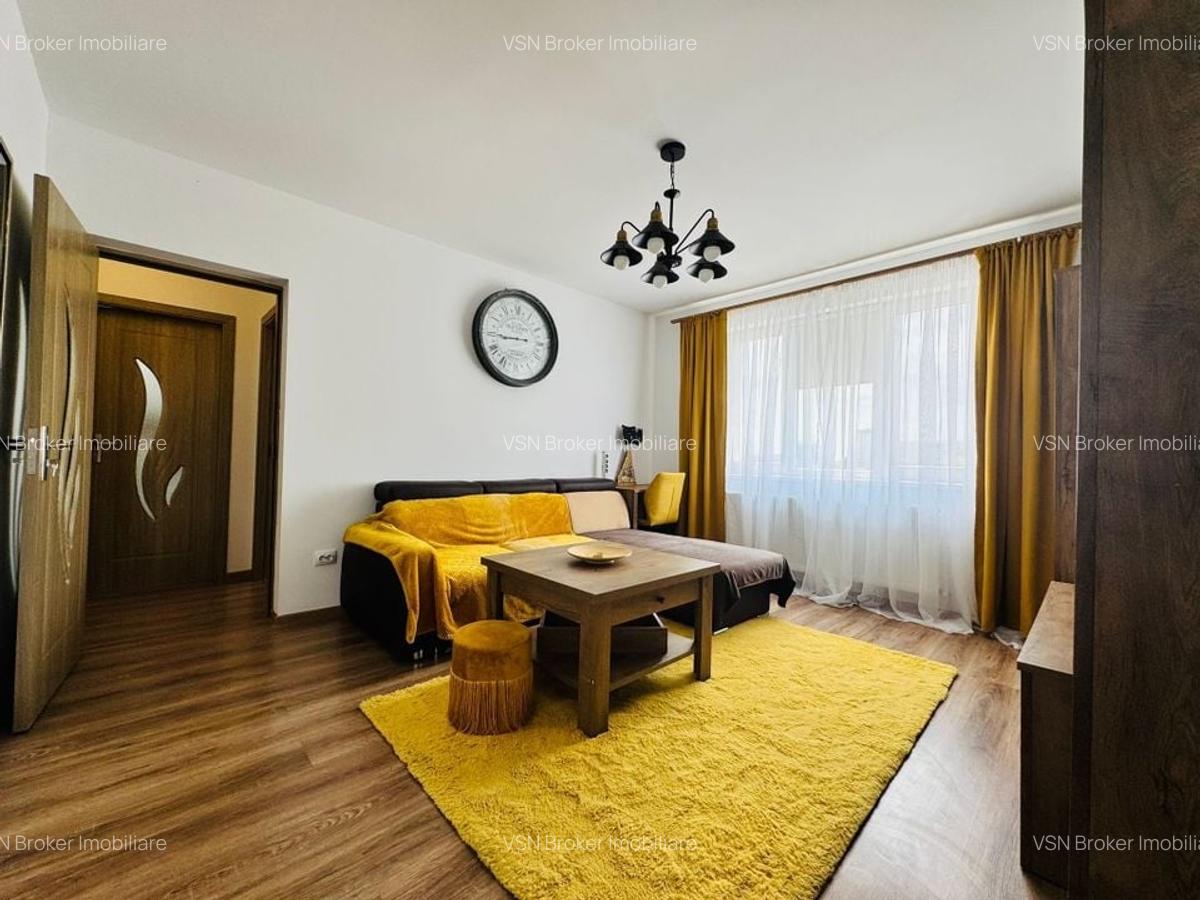 Apartament cu 3 camere semidecomandat în Gara de Nord - 1