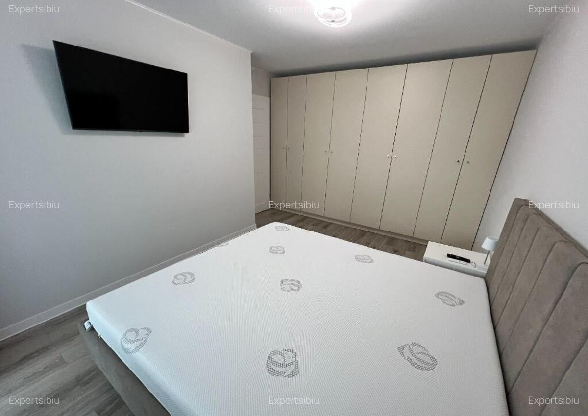 Inchiriere casa 4 camere decomandate ?elimbar, str. Triajului - 22