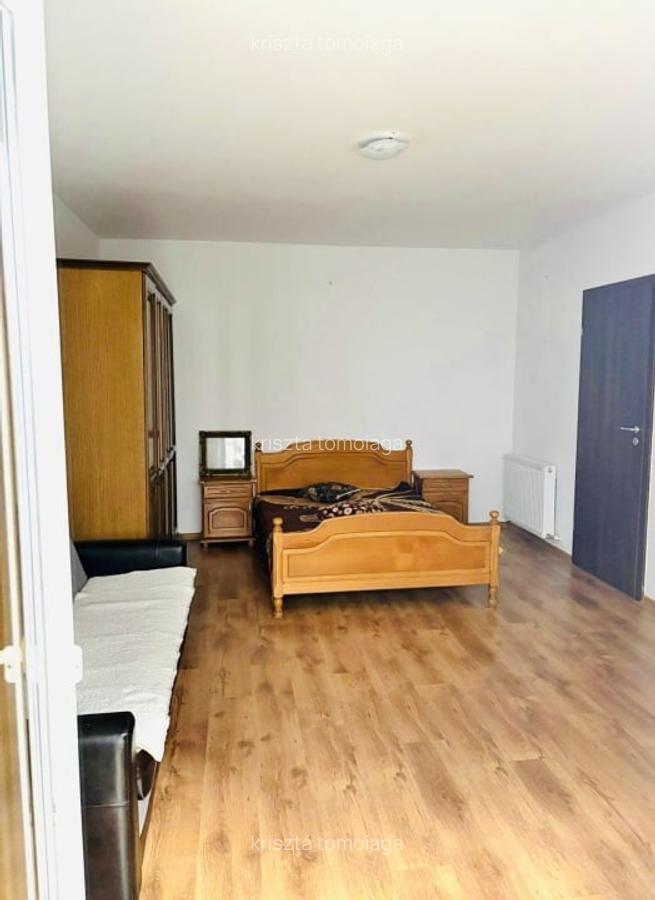 Apartament in zona Stejarlui  , 2 camere plus balcon , parter inalt. - 3