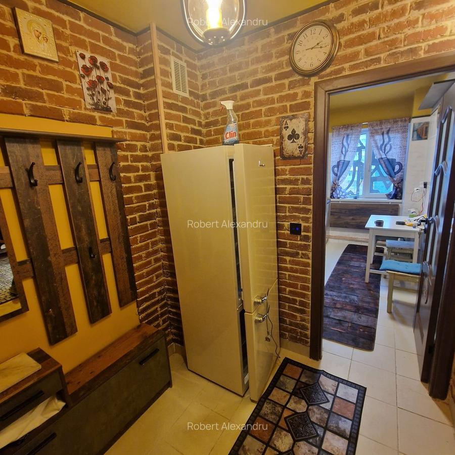 Nord,se vinde apartament semidecomandat ,doua camere ,pret 60000 euro negociabil - 1