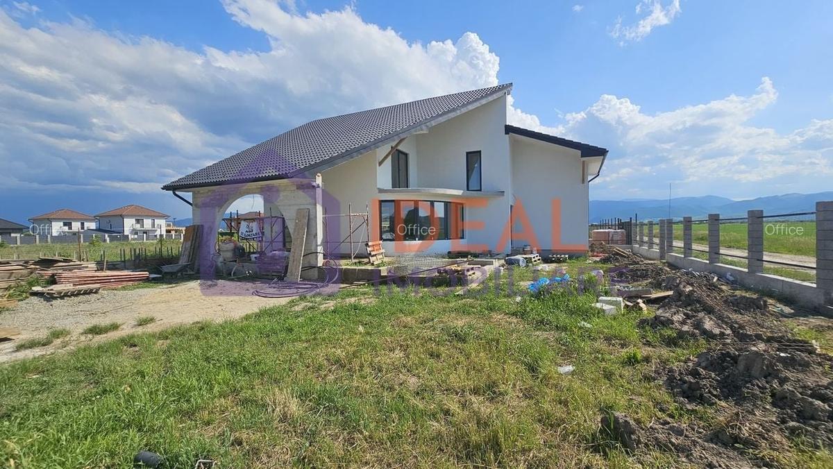 Casa Individuala Moderna cu 5 camere si 668 mpu curte, in Cristian - 22