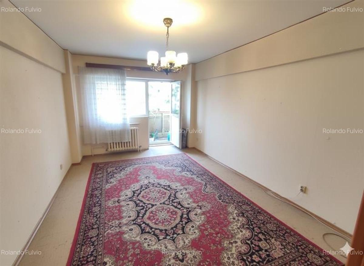 Vanzare apartament 4 camere Circului - 1