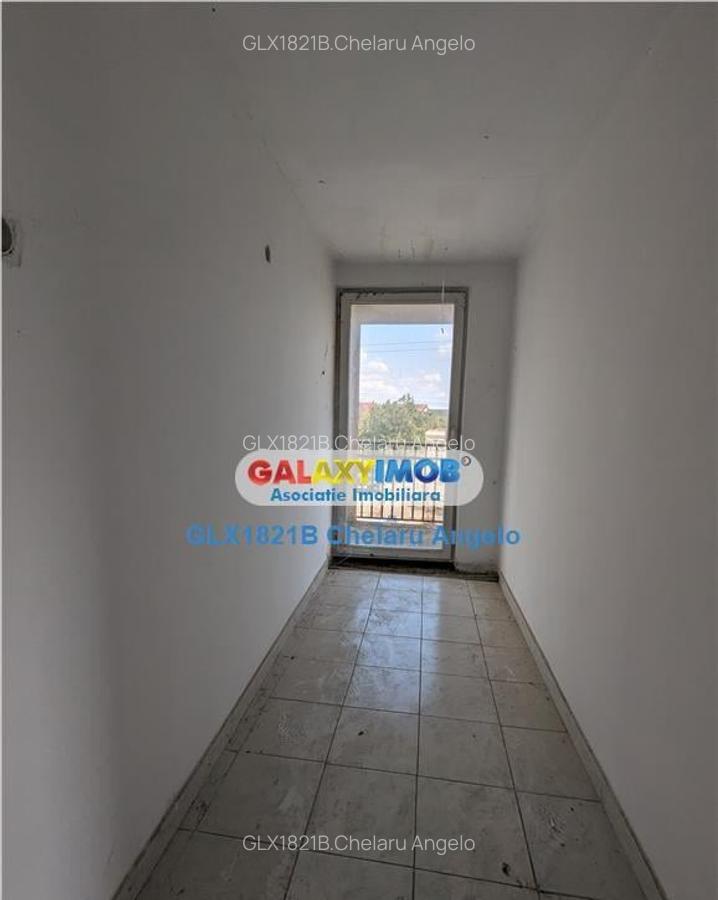 1 Decembrie,vila 5 cam ,P 1 pod, teren 1000 mp,an 2005 - 7