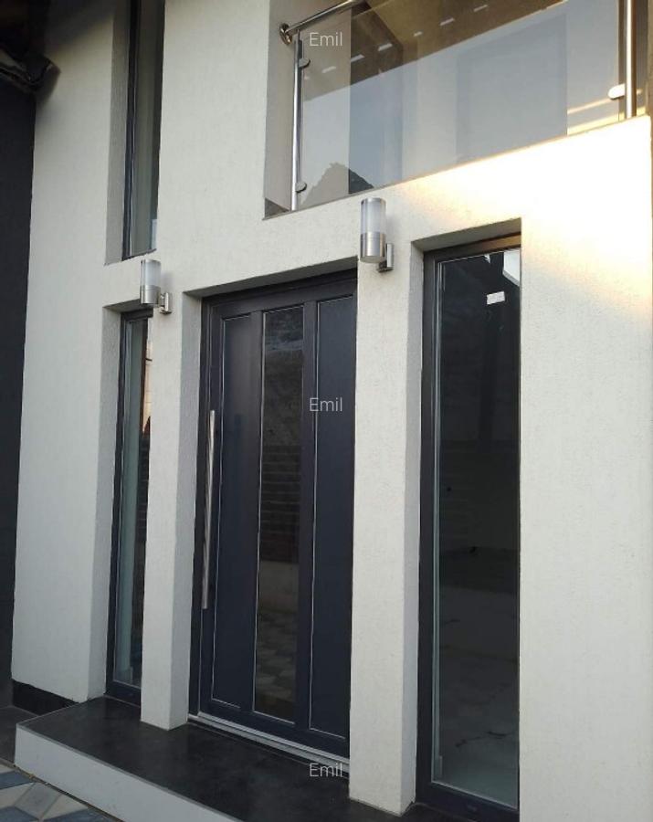 Casa Unirea formata din doua apartamente,cu doua intrari separate. - 3