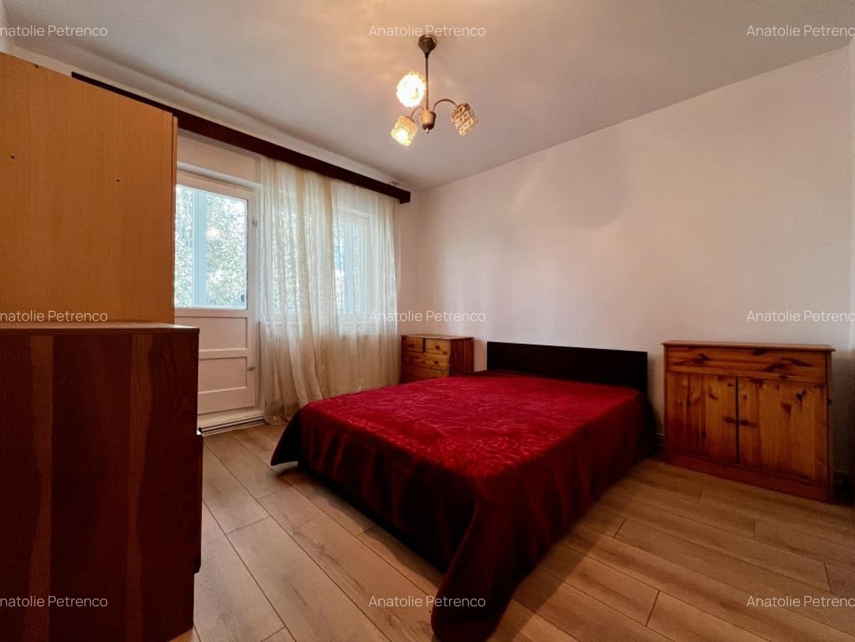Apartament 3 camere cu garaj, decomandat, etaj intermediar, 65mp, zona Girocului - 1