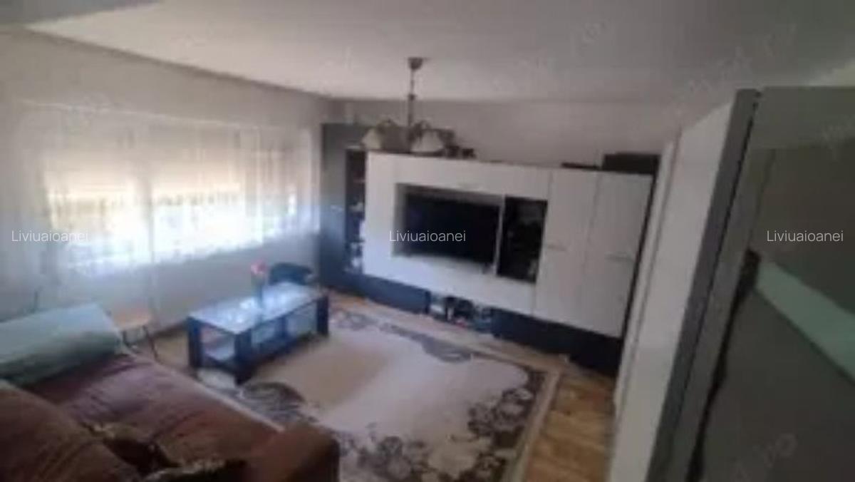 Proprietar vând apartament decomandat parter, strada Divizia 9 Cavalerie Nr. 2, cu 2 camere, LIPOVEI - 2