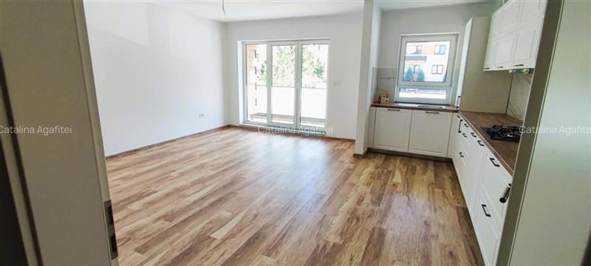 Apartament cu 3 camere decomandat în Tractorul - 5
