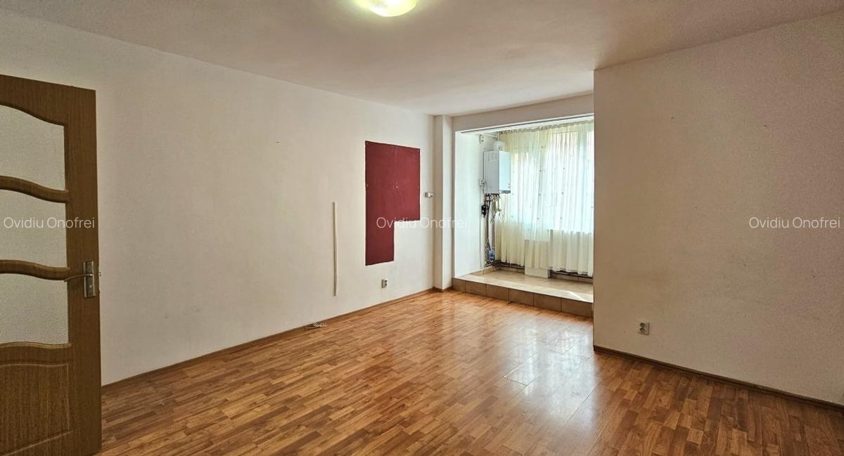 Garsoniera Libera Etaj 1 - 500 M Lacul Noua - 2