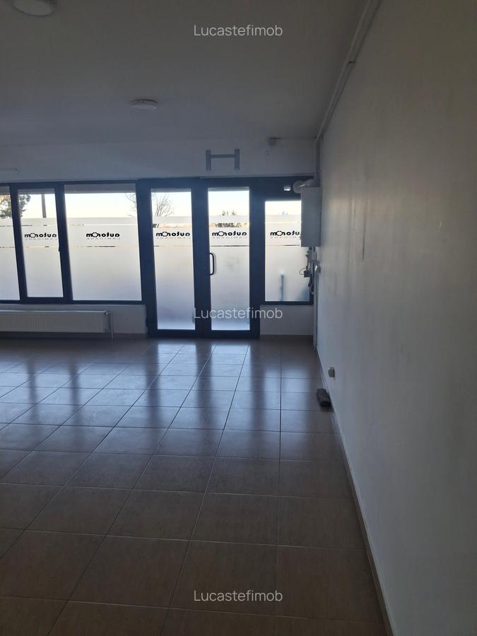 Chitila Colosseum Mall Carrefour stradal - 14