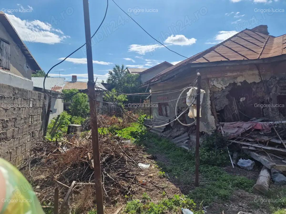Casa batraneasca nelocuibila de vanzare - 7