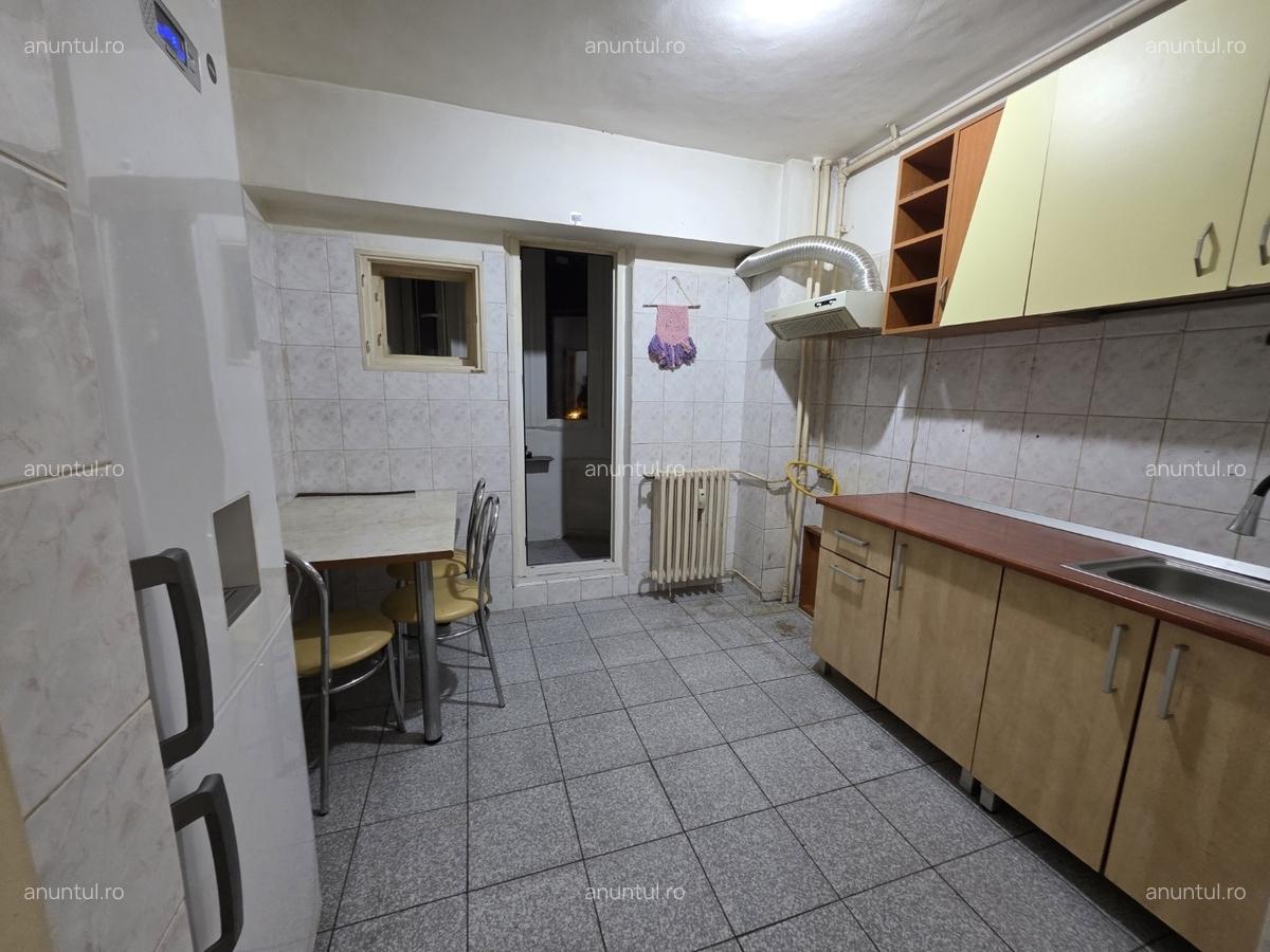 Piata Muncii, Decebal, 10 minute metrou, chiar pe Agricultori - 10