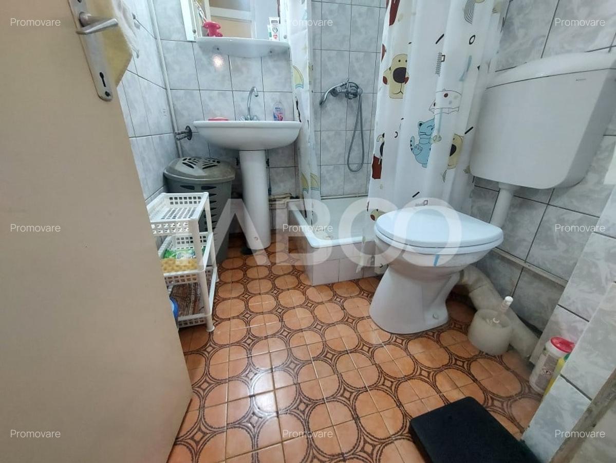 Apartament 4 camere decomandate de vanzare 2 bai in Sibiu zona Strand - 5