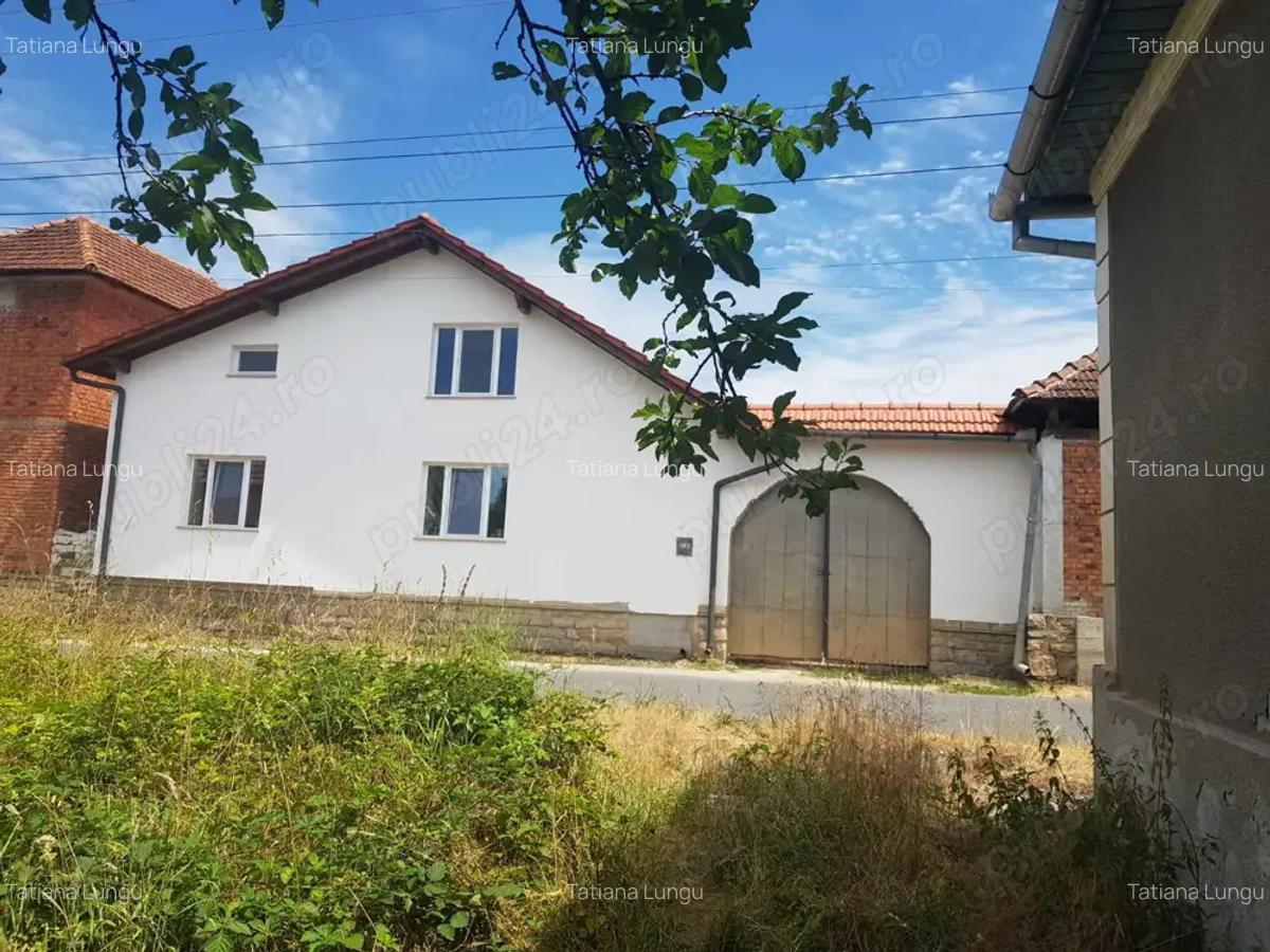 Proprietar vanzare casa 2 nivele renovata linga Stei, 200mp+beci 20m+ sura 90mp+ curte+teren 4 ari - 1