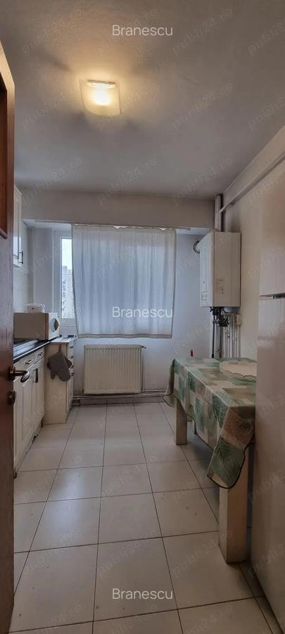 Inchiriez apart. 3 camere, Pitesti, I.C.Bratianu, deasupra Policlinicii 2 mai - 3