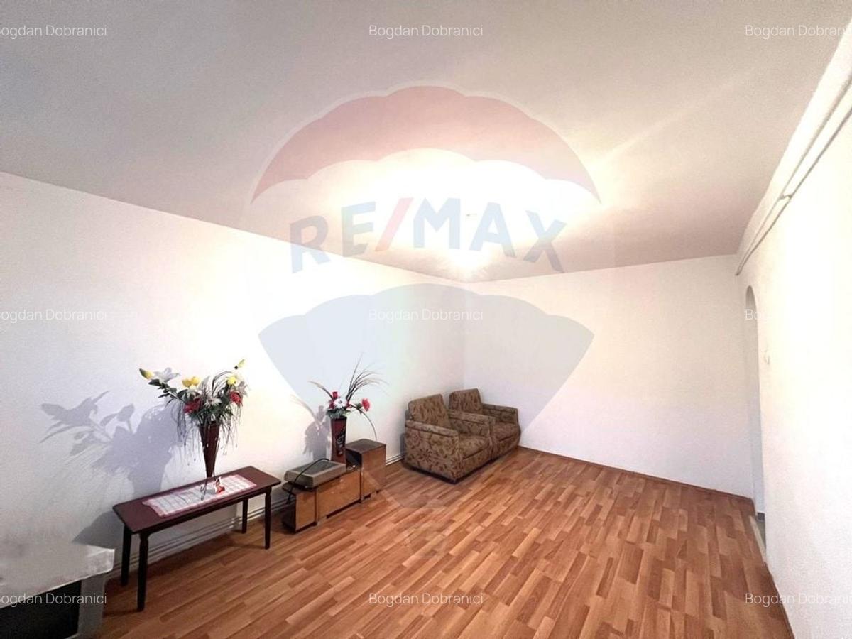 Apartament cu 3 camere decomandate de vanzare in zona Republicii - 2