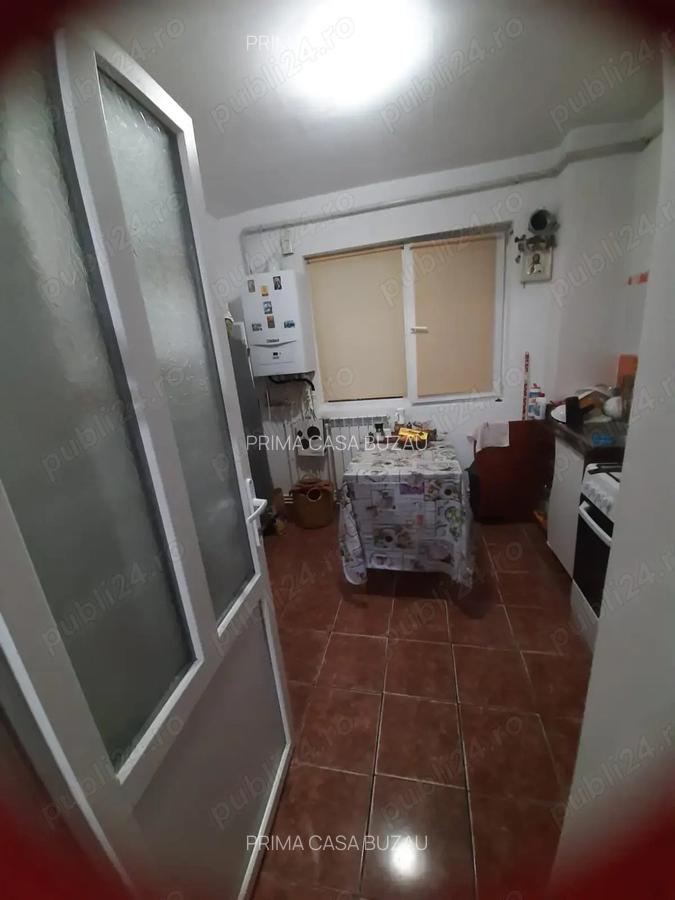 Apartament cu 2 camere zona Unirii Sud etaj 1 din 4 Pret: 82.000 - 4