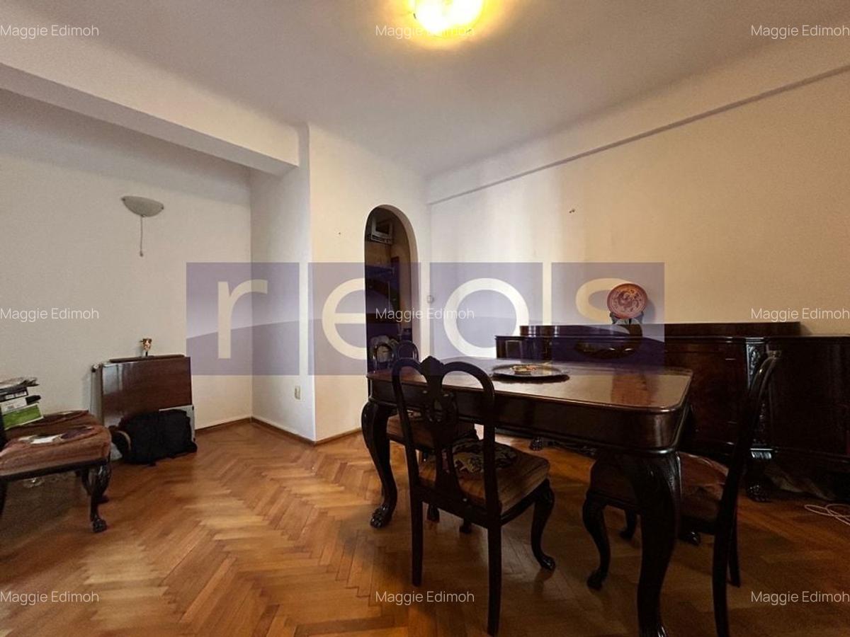 Apartament cu 4 camere circular în Universitate - 1
